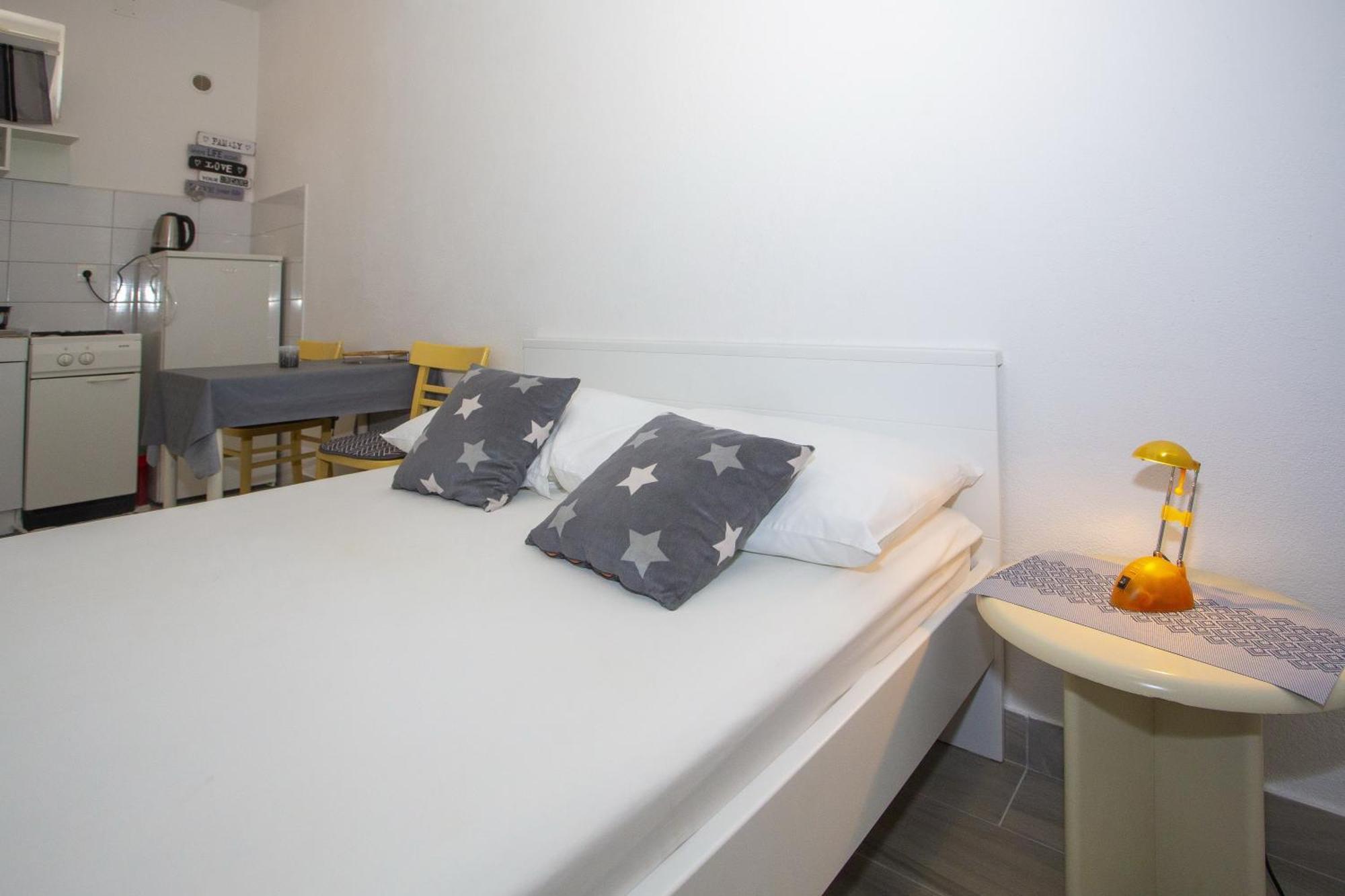 Apartments With A Parking Space Podgora, Makarska - 12816 Bilik gambar